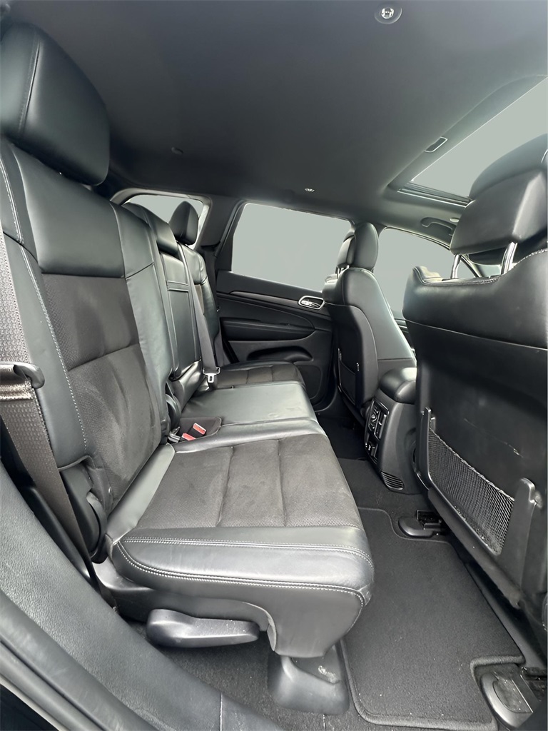 2021 Jeep Grand Cherokee Laredo X photo 12