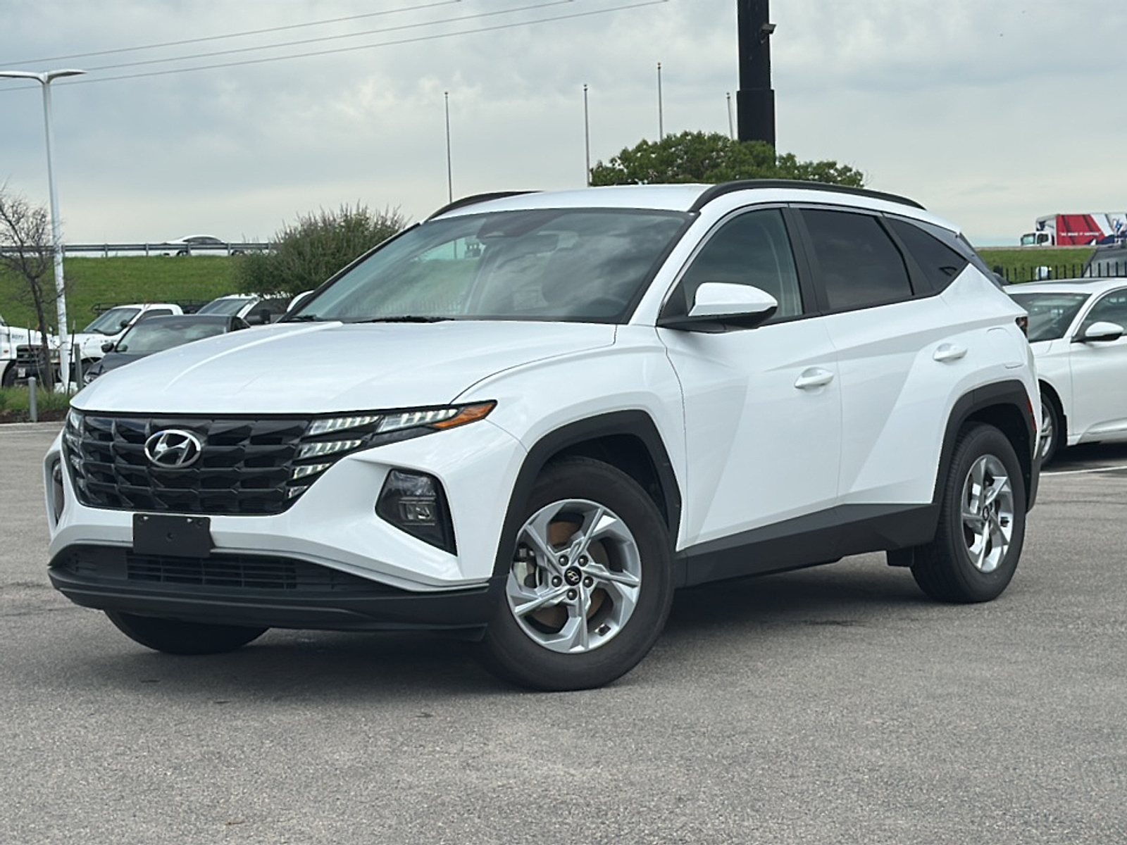 2024 Hyundai Tucson SEL photo 2