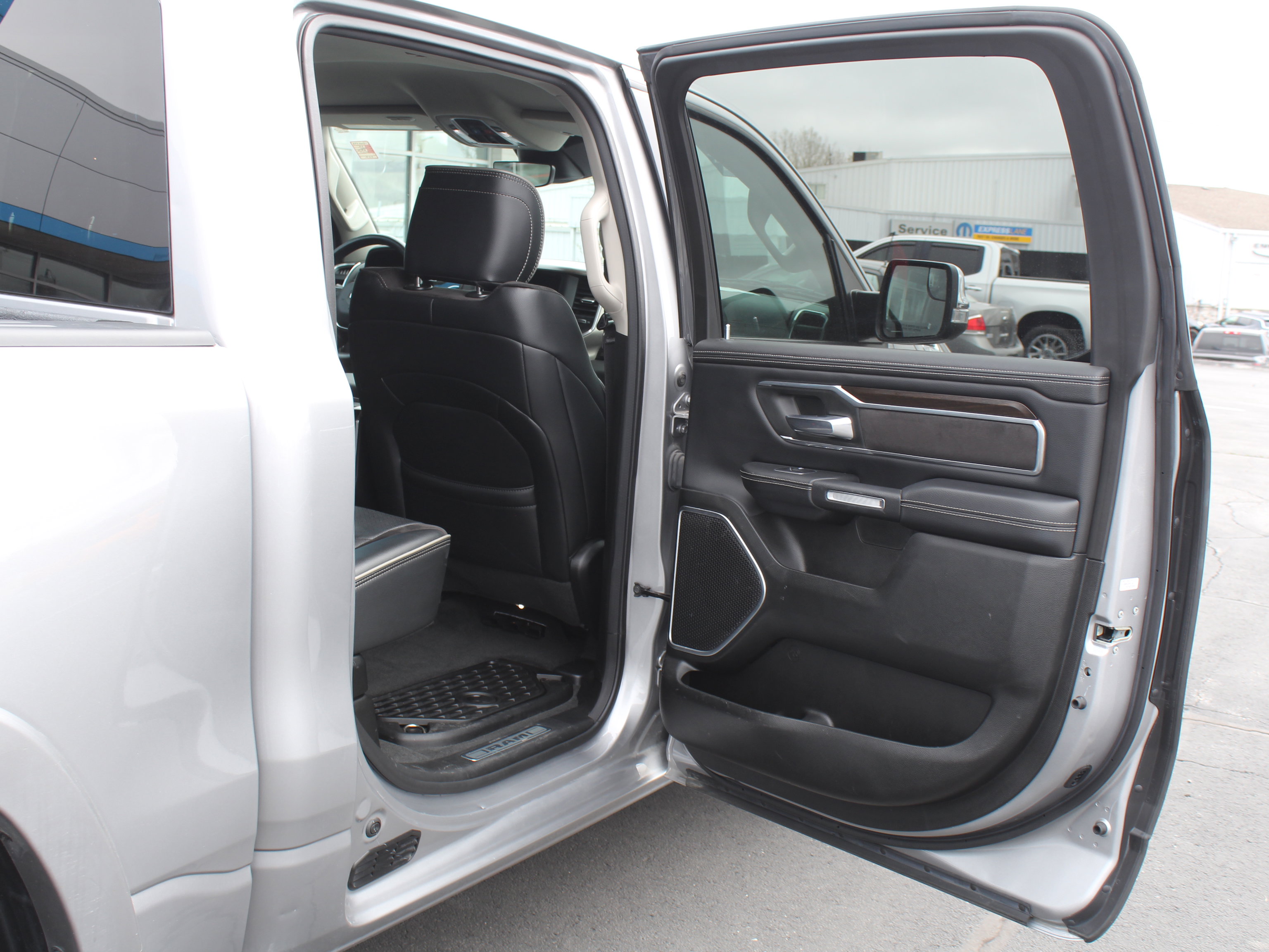 2022 Ram 1500 Laramie photo 32