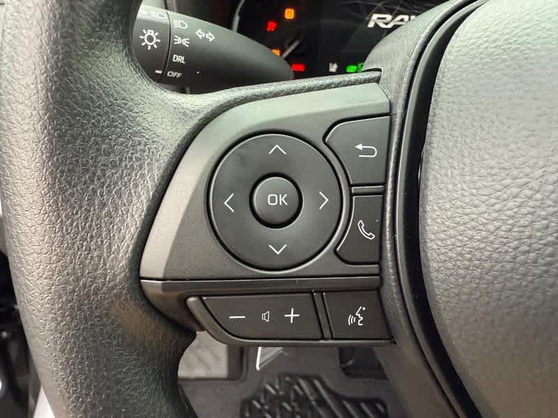 2025 Toyota RAV4 LE - Photo 13