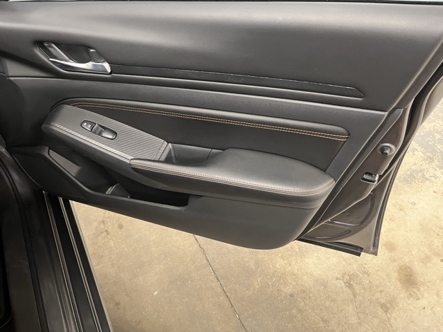 2022 Nissan Altima 2.5 SR photo 20