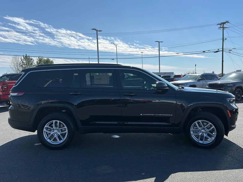 2025 Jeep Grand Cherokee Laredo X photo 11