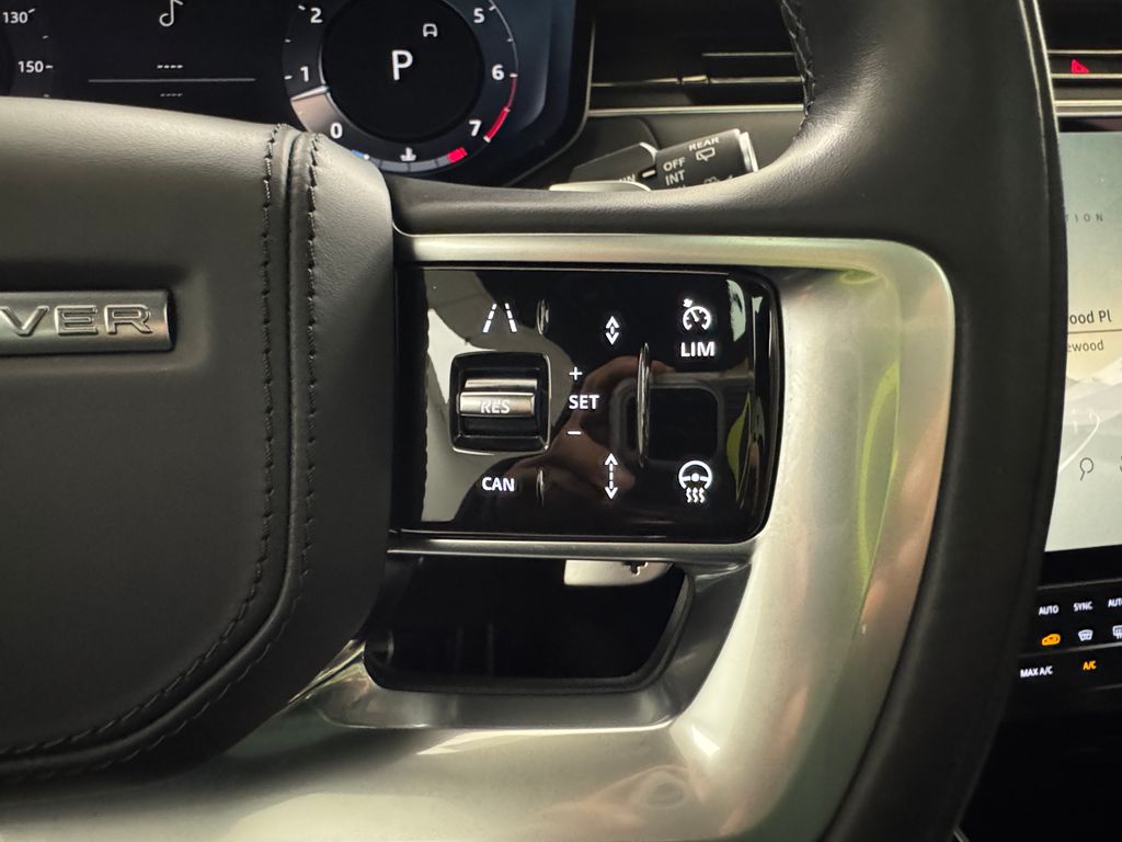 2023 Land Rover Range Rover SE photo 20