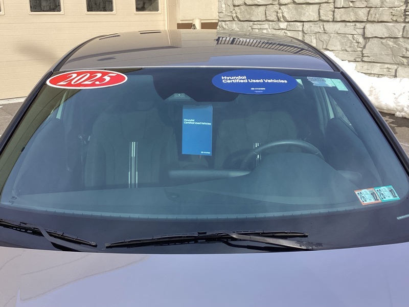 2025 Hyundai Elantra SEL Sport photo 3