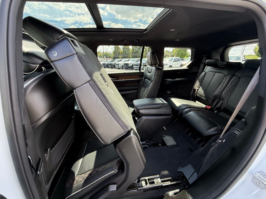 2024 Jeep Grand Cherokee L Summit photo 31