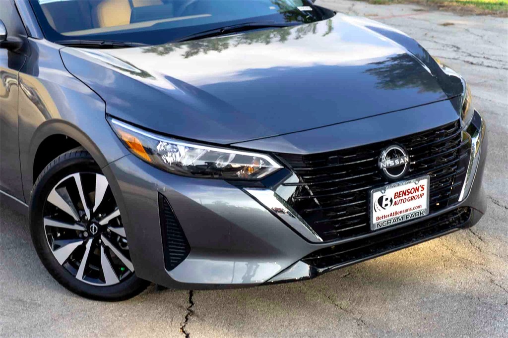 2025 Nissan Sentra SV photo 3