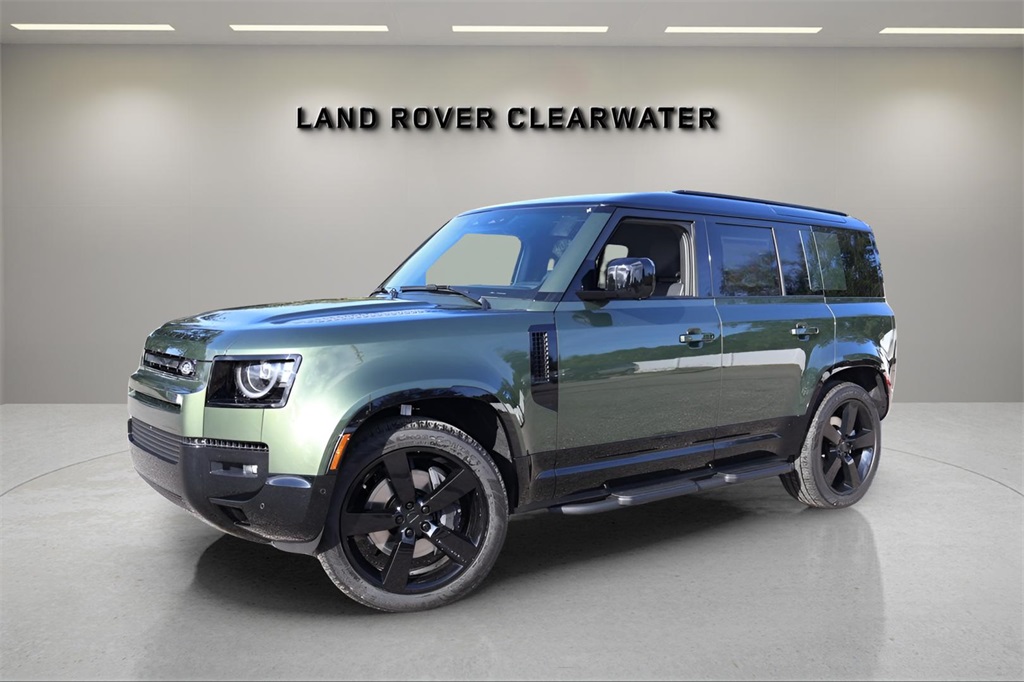 2026 Land Rover Defender X-Dynamic SE's photo