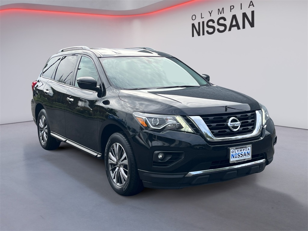 2018 Nissan Pathfinder SV photo 2
