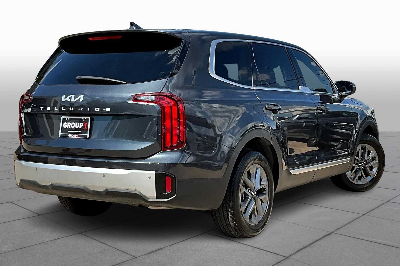 2024 Kia Telluride LX photo 11