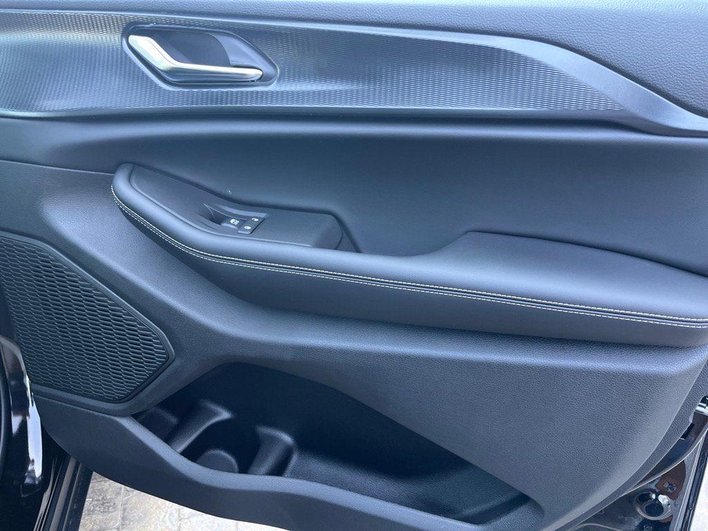 2025 Jeep Grand Cherokee Laredo Altitude photo 18