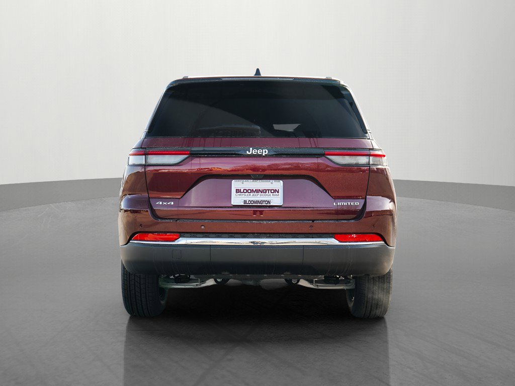 2025 Jeep Grand Cherokee Limited photo 3