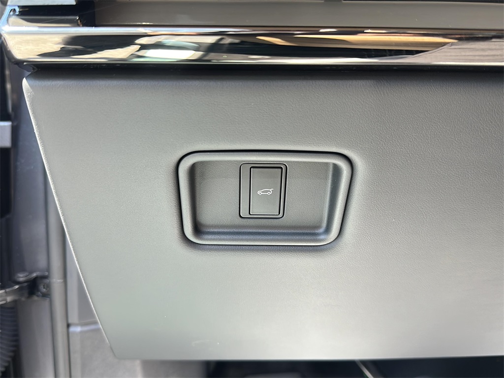 2024 Land Rover Range Rover Sport SE photo 15