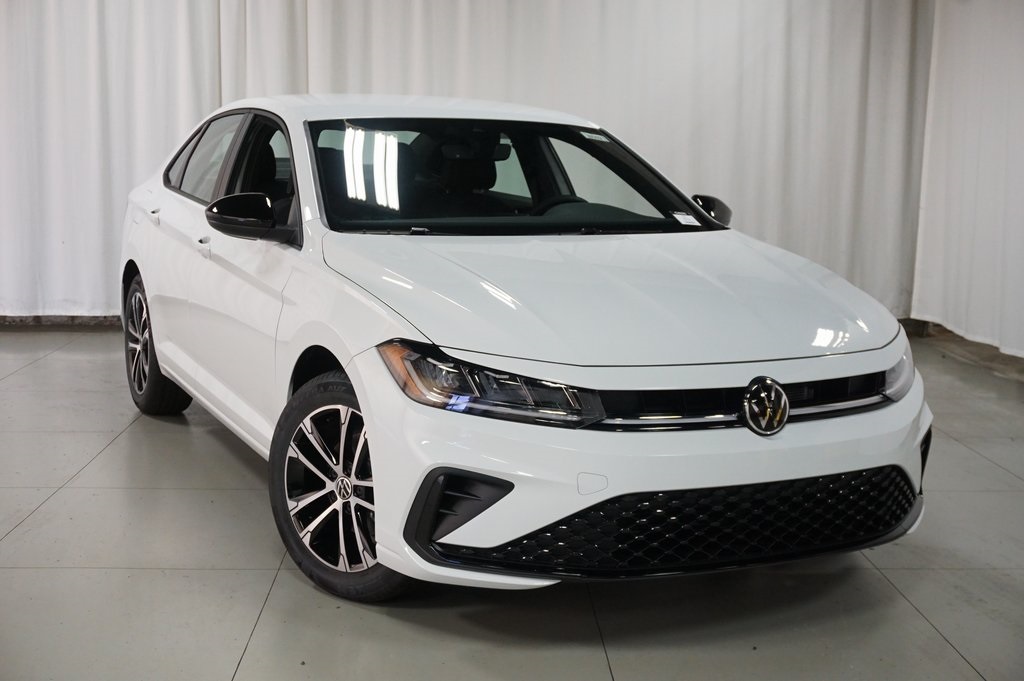 2025 Volkswagen Jetta 1.5T Sport photo 3