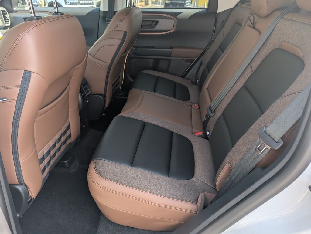2025 Ford Bronco Sport Outer Banks photo 5