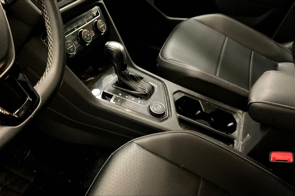 2021 Volkswagen Tiguan SE photo 14
