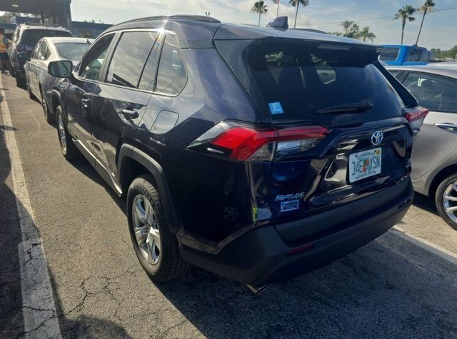 Used 2021 Toyota RAV4 XLE with VIN 4T3R6RFV9MU027664 for sale in Northfield, Minnesota