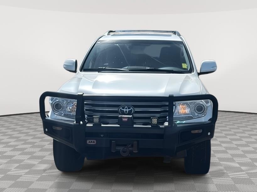 2013 Toyota Land Cruiser Base photo 8