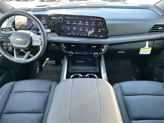 2025 Chevrolet Suburban LT photo 21