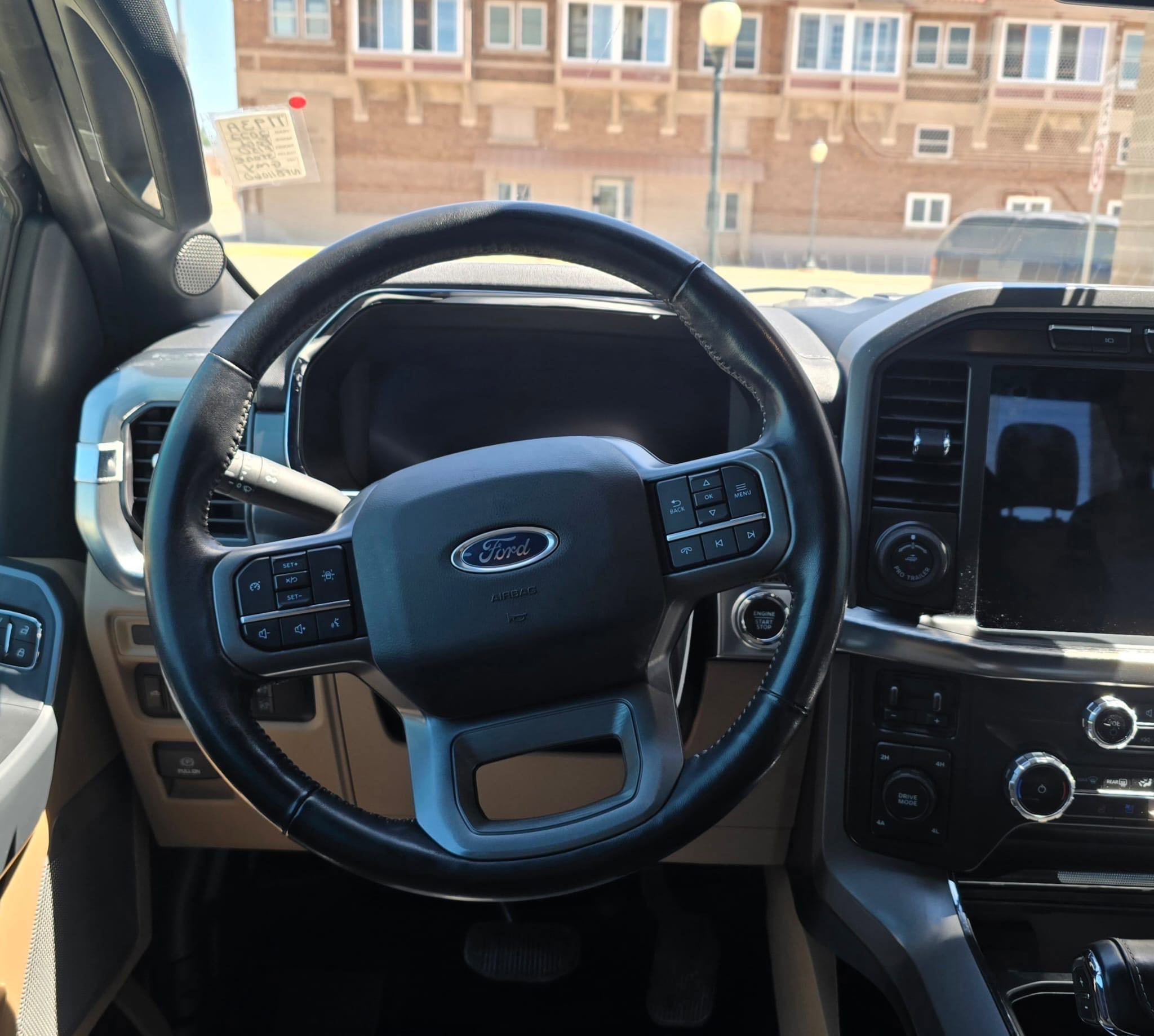 2022 Ford F-150 Lariat photo 11