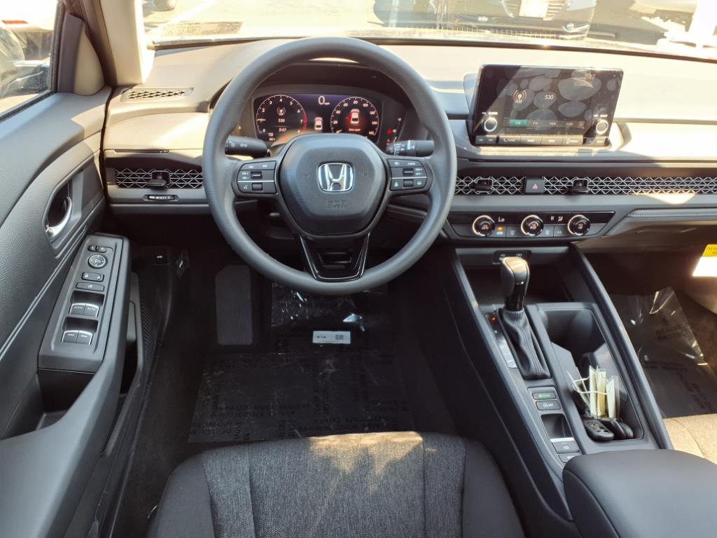 2025 Honda Accord LX photo 7