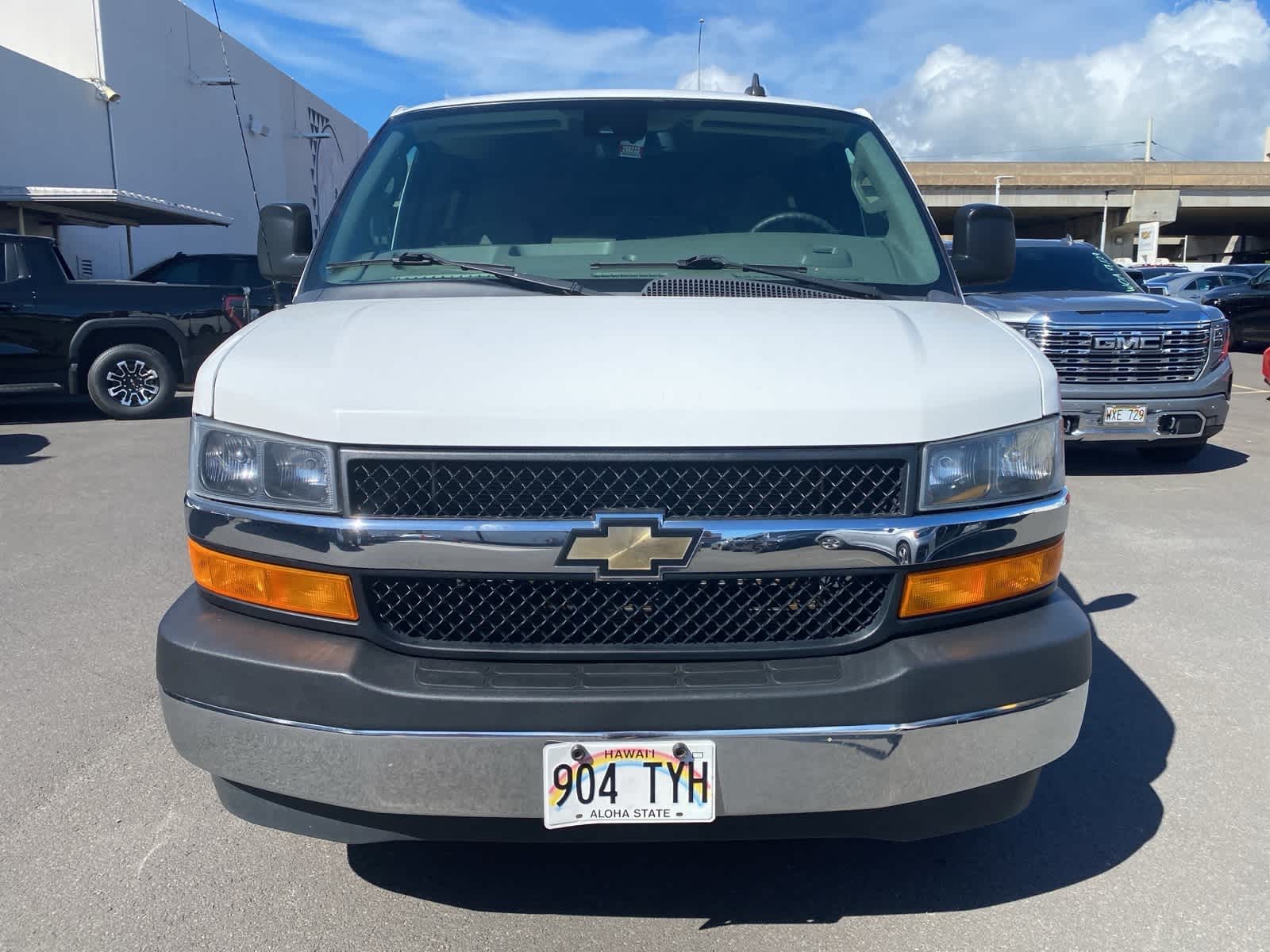 2020 Chevrolet Express Passenger 3500 photo 2