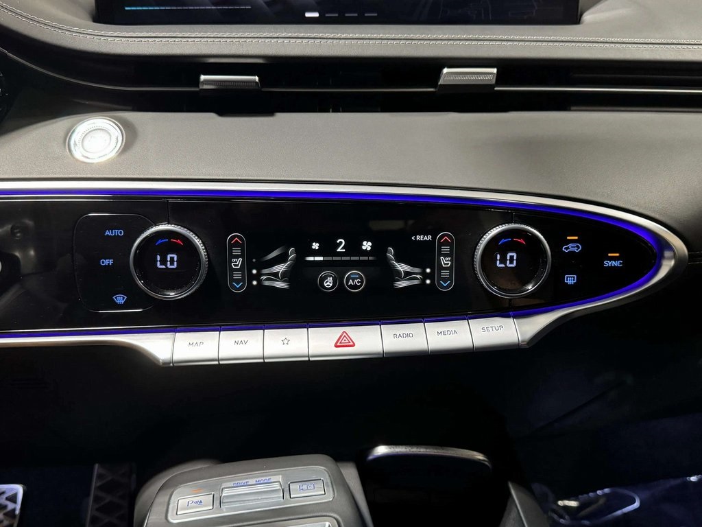 2025 Genesis GV70 3.5T Sport photo 17