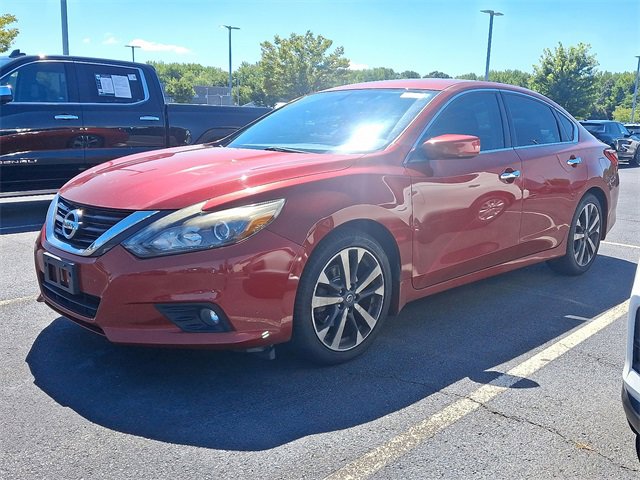 2017 Nissan Altima 2.5 SR photo 3