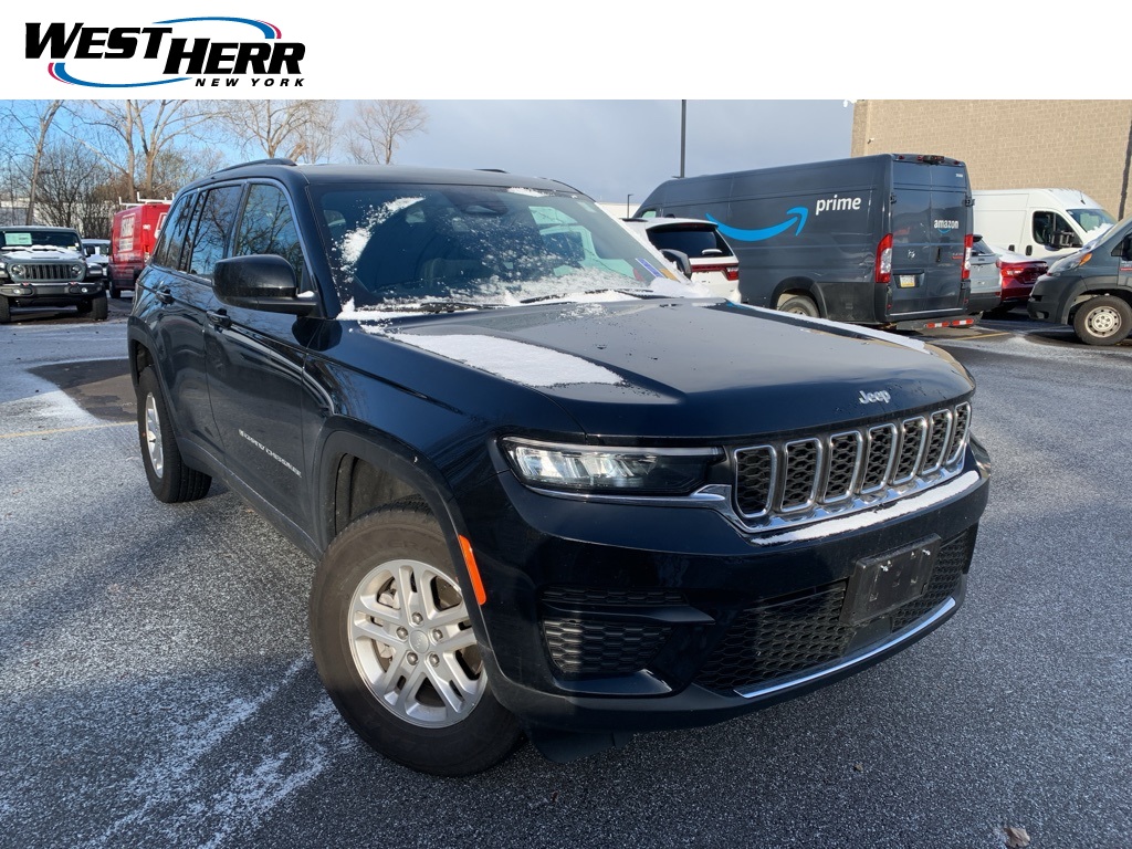 2025 Jeep Grand Cherokee Laredo's photo