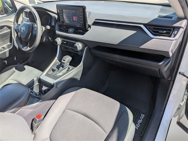2021 Toyota RAV4 LE photo 27