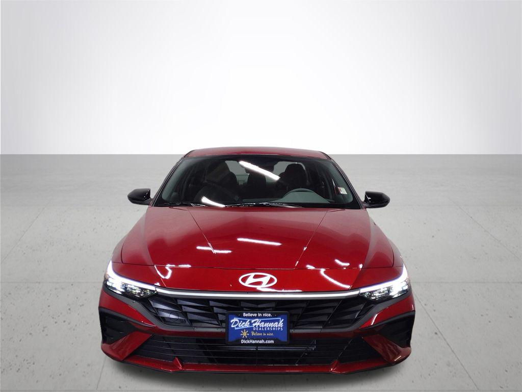 2025 Hyundai Elantra SEL Sport photo 3