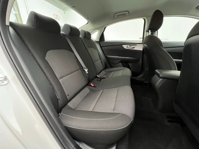 2024 Kia Forte LXS photo 27