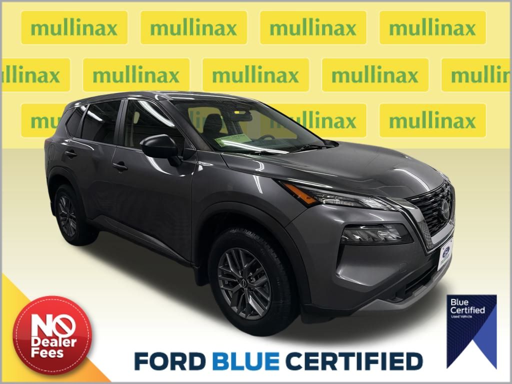 2023 Nissan Rogue S's photo