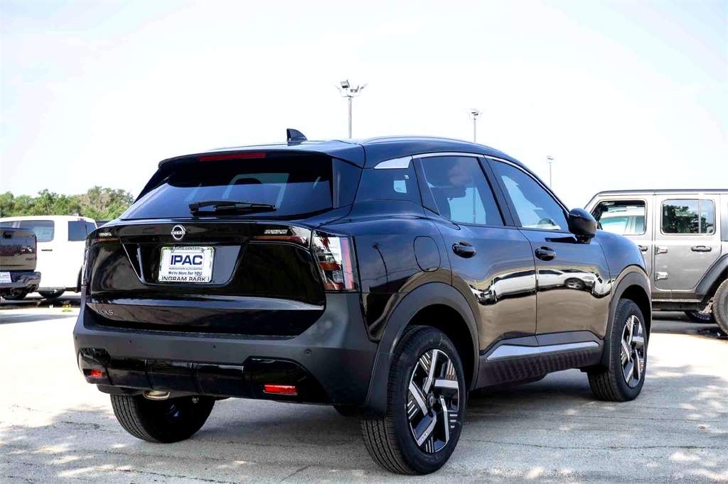 2026 Nissan Kicks SV photo 4
