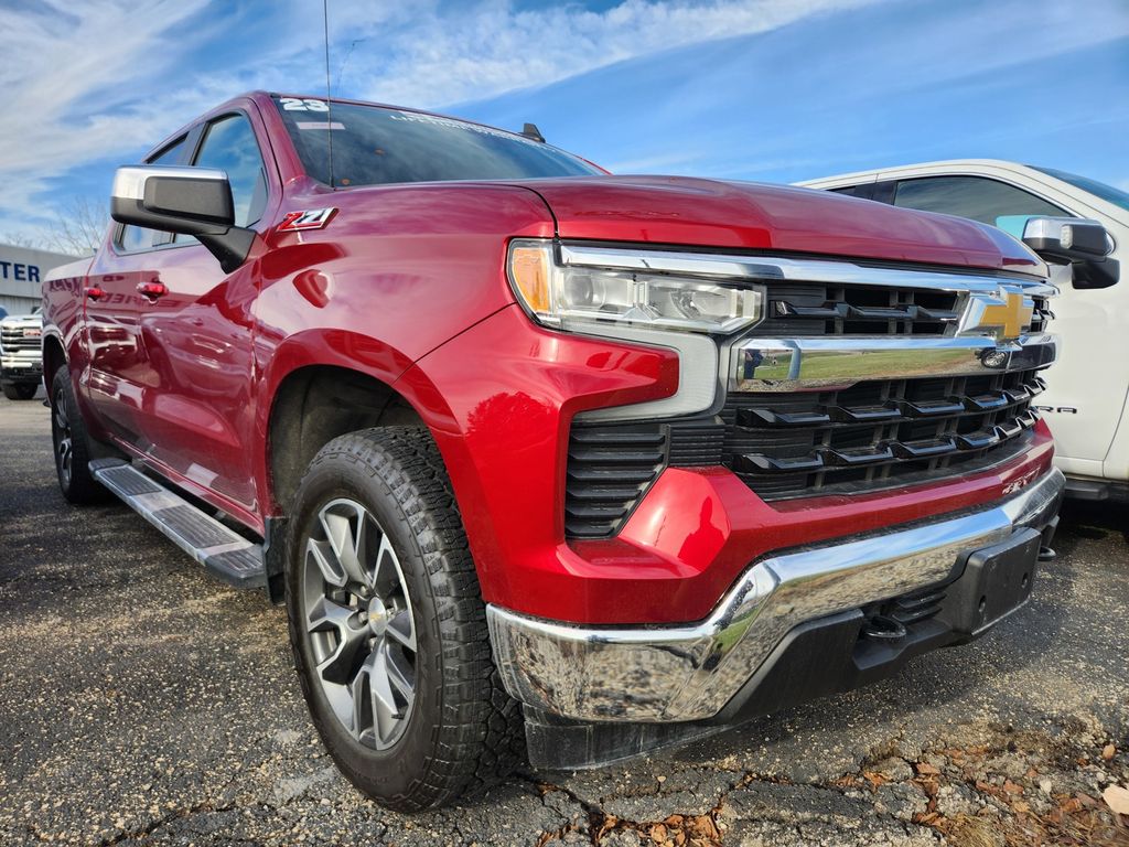 2023 Chevrolet Silverado LT's photo