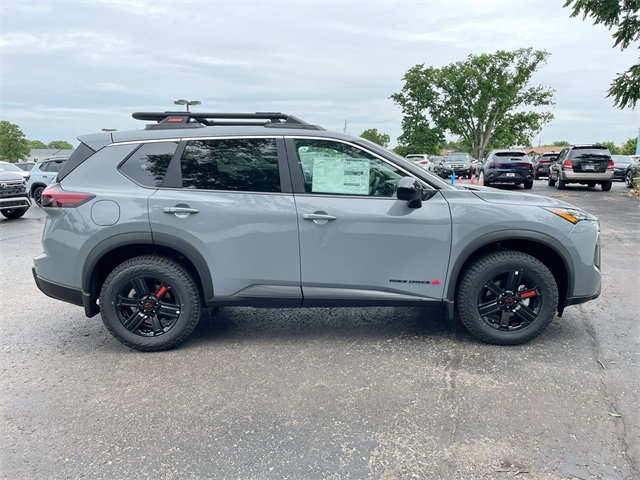 2025 Nissan Rogue SV photo 8