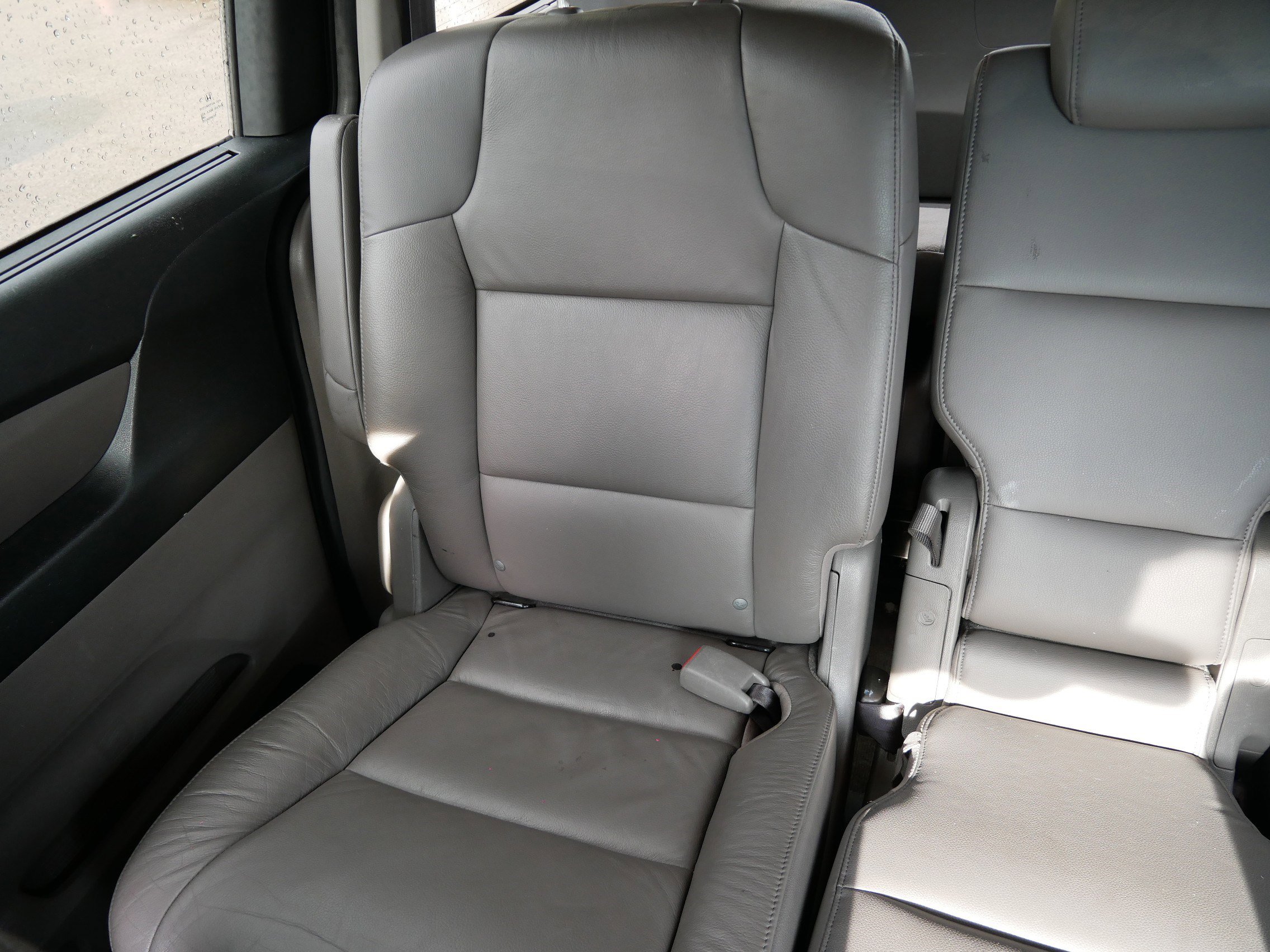 2013 Honda Odyssey Touring photo 12