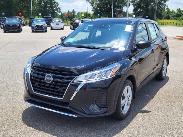 2025 Nissan Kicks Play S photo 5