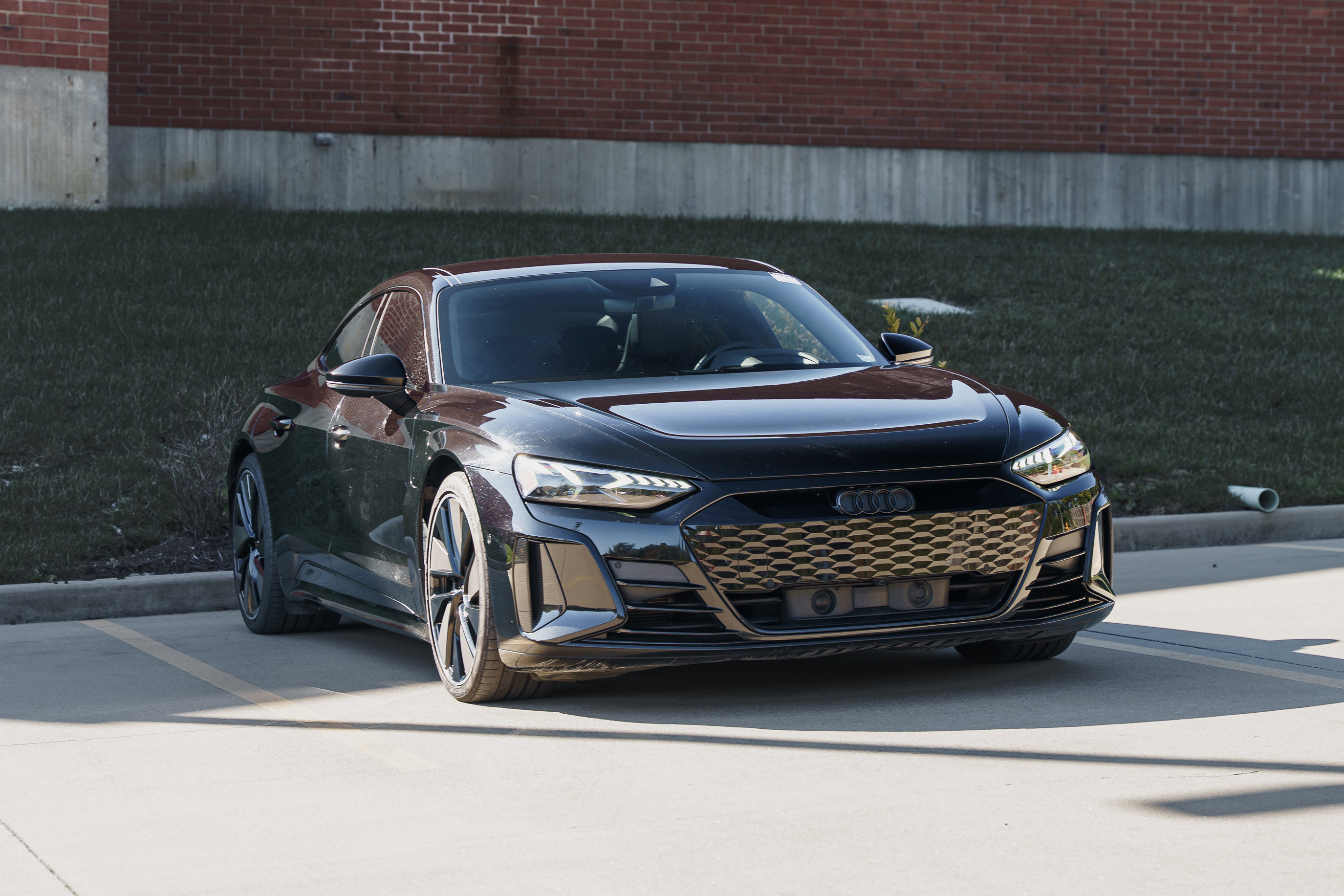 Used 2022 Audi RS e-tron GT Base with VIN WAUBHBFW5N7902132 for sale in Kirkwood, MO