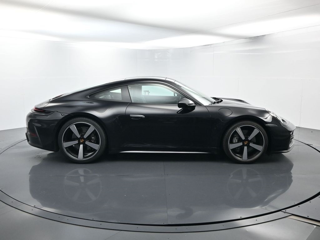 2025 Porsche 911 photo 15