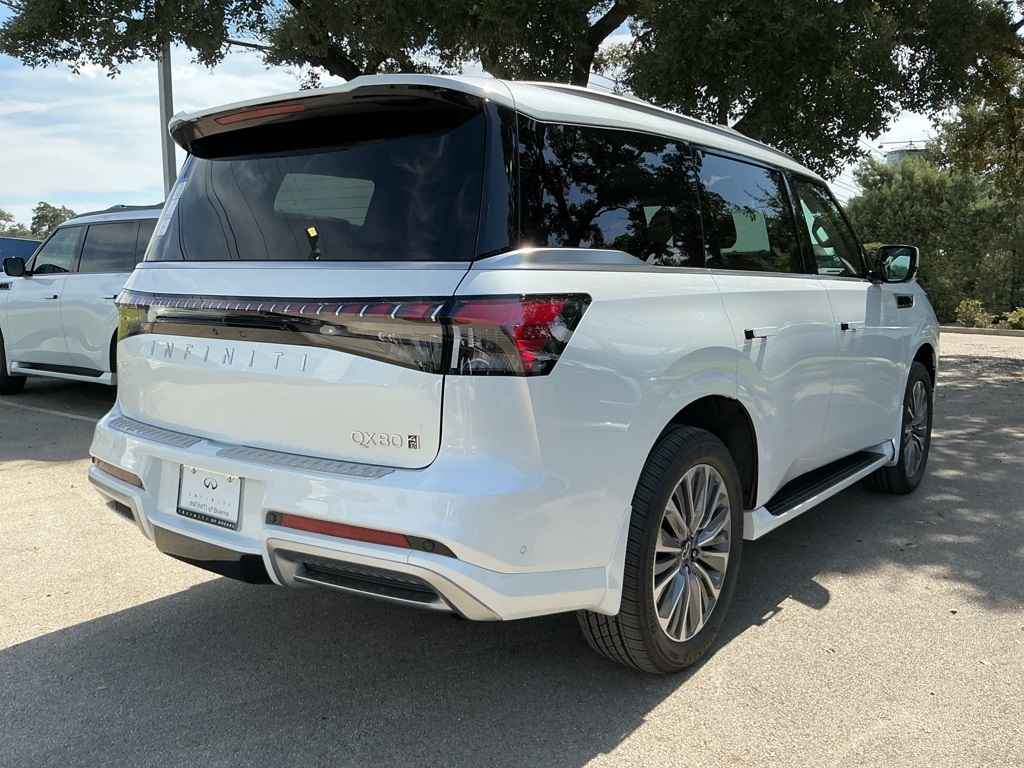 2026 Infiniti QX80 Luxe photo 3