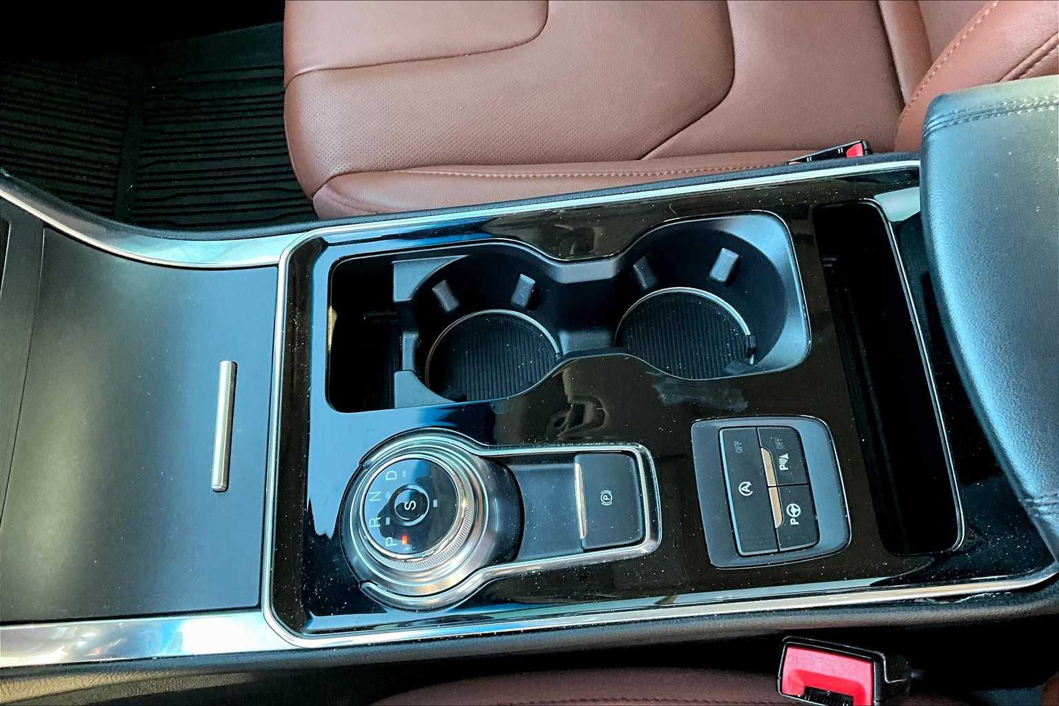 2019 Ford Edge Titanium photo 14