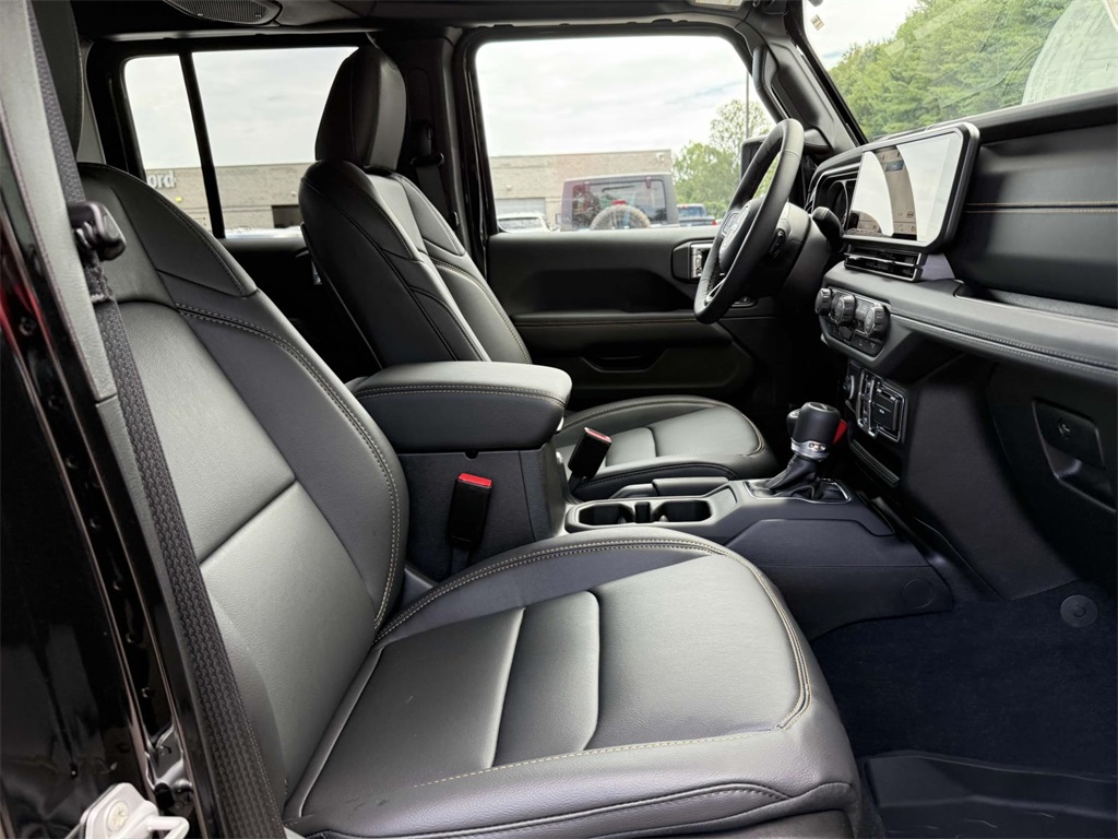 2025 Jeep Gladiator Sport photo 15