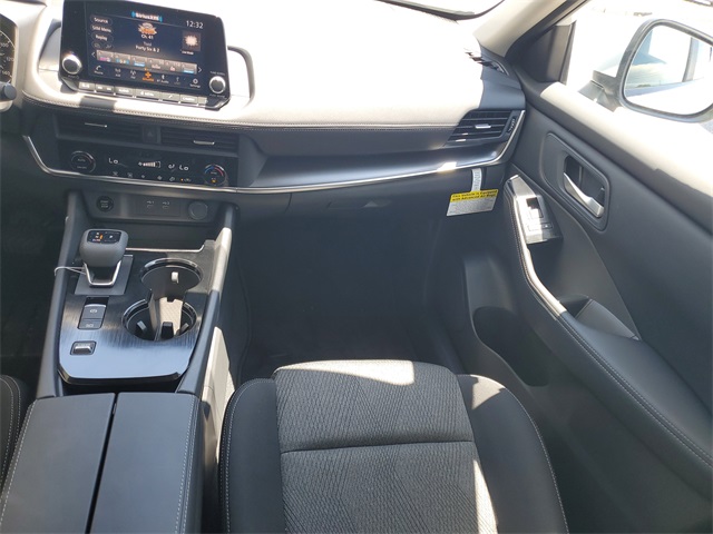 2025 Nissan Rogue SV photo 19