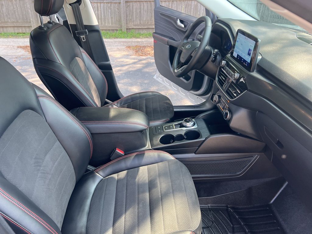 2022 Ford Escape SEL photo 20