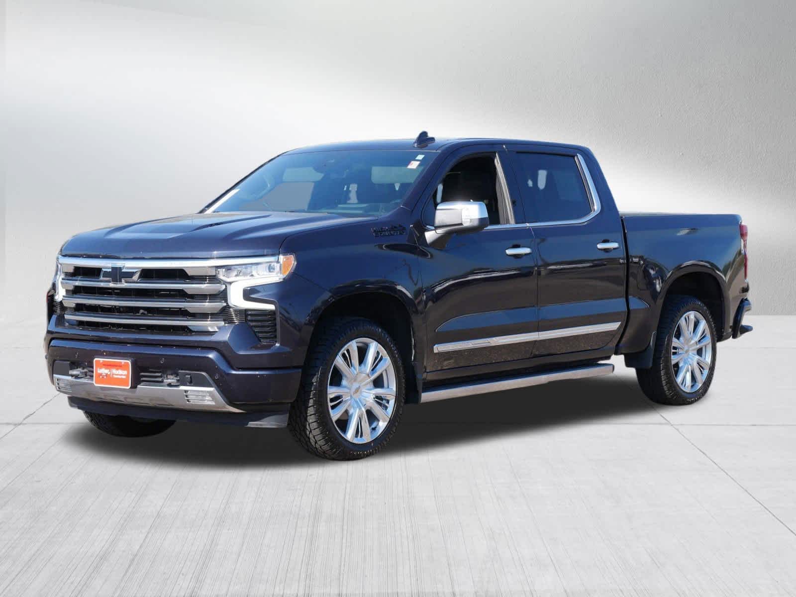 2023 Chevrolet Silverado High Country photo 3