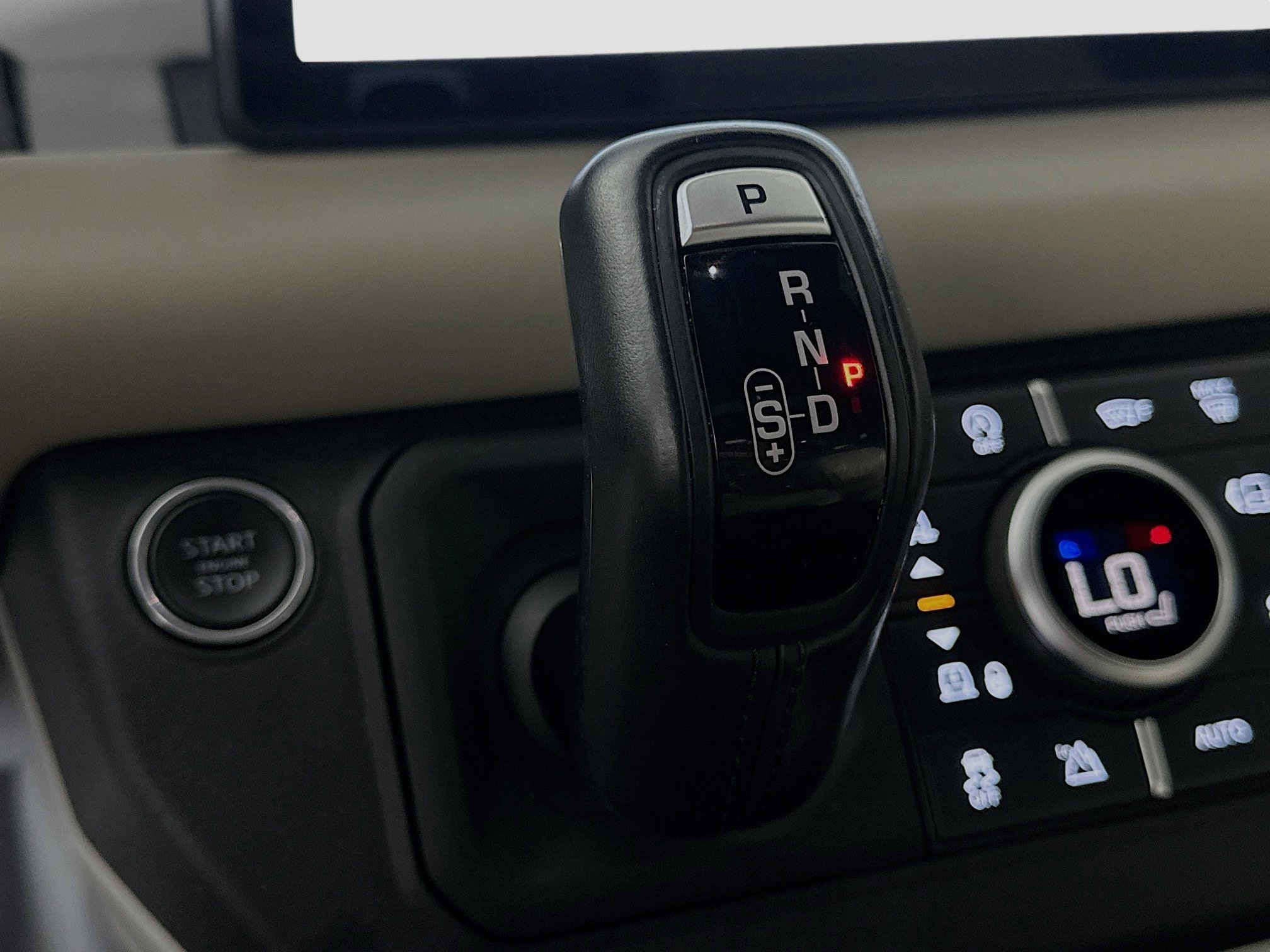 2021 Land Rover Defender X-Dynamic HSE photo 12