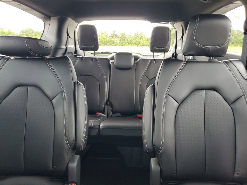2026 Chrysler Voyager LX photo 12