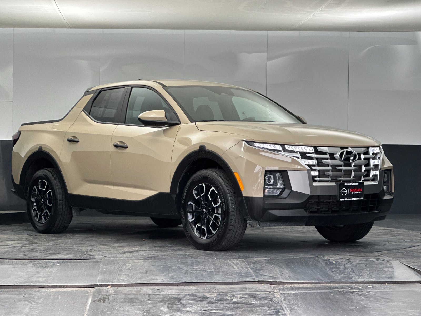 2023 Hyundai Santa Cruz SE's photo