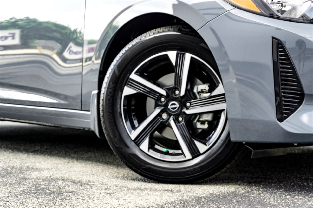 2025 Nissan Sentra SV photo 2