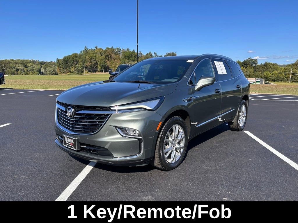 2023 Buick Enclave Essence photo 3